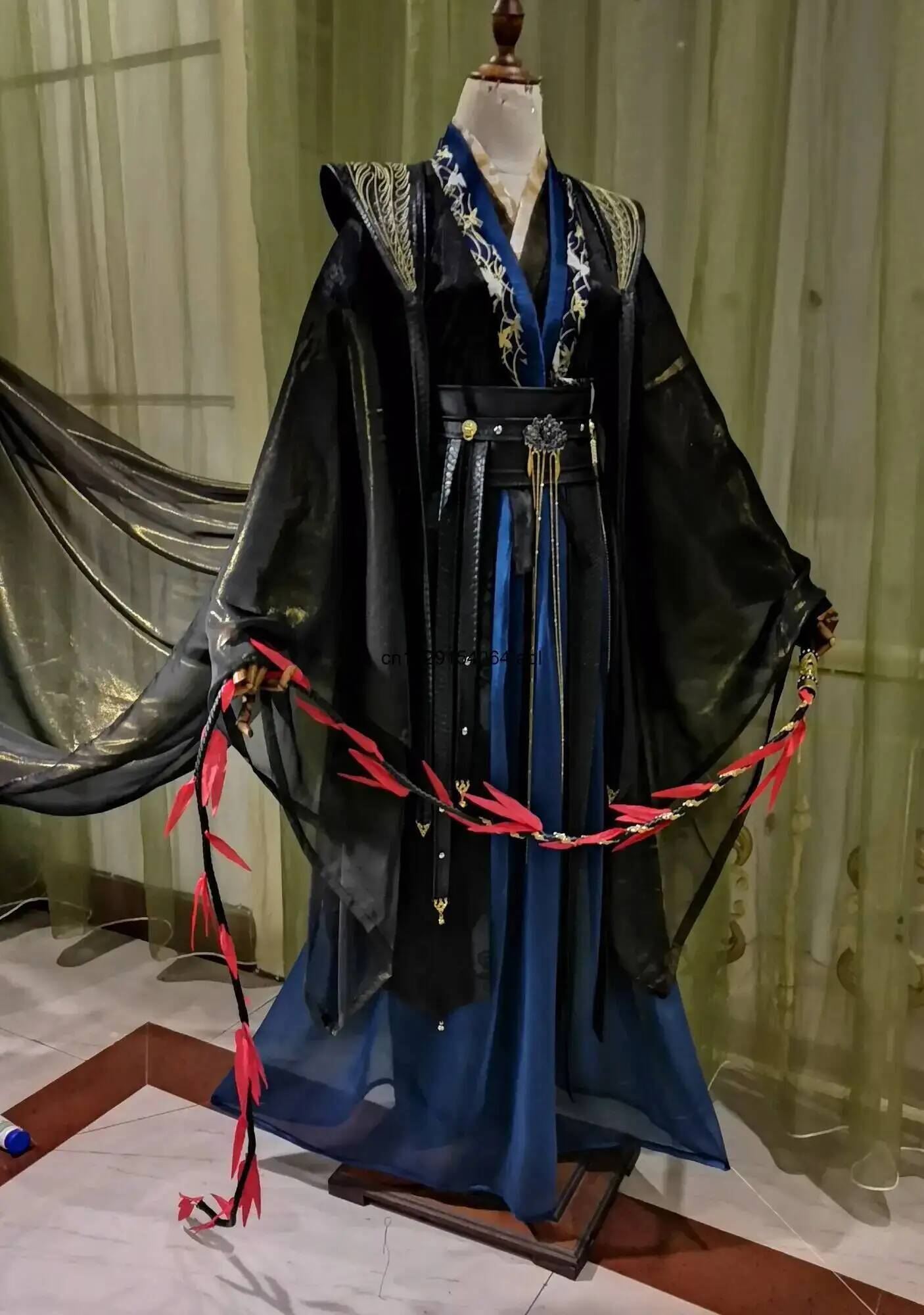 Anime Cosplay Cat - مو ران، الكلب الهاسكي وقطه الأبيض